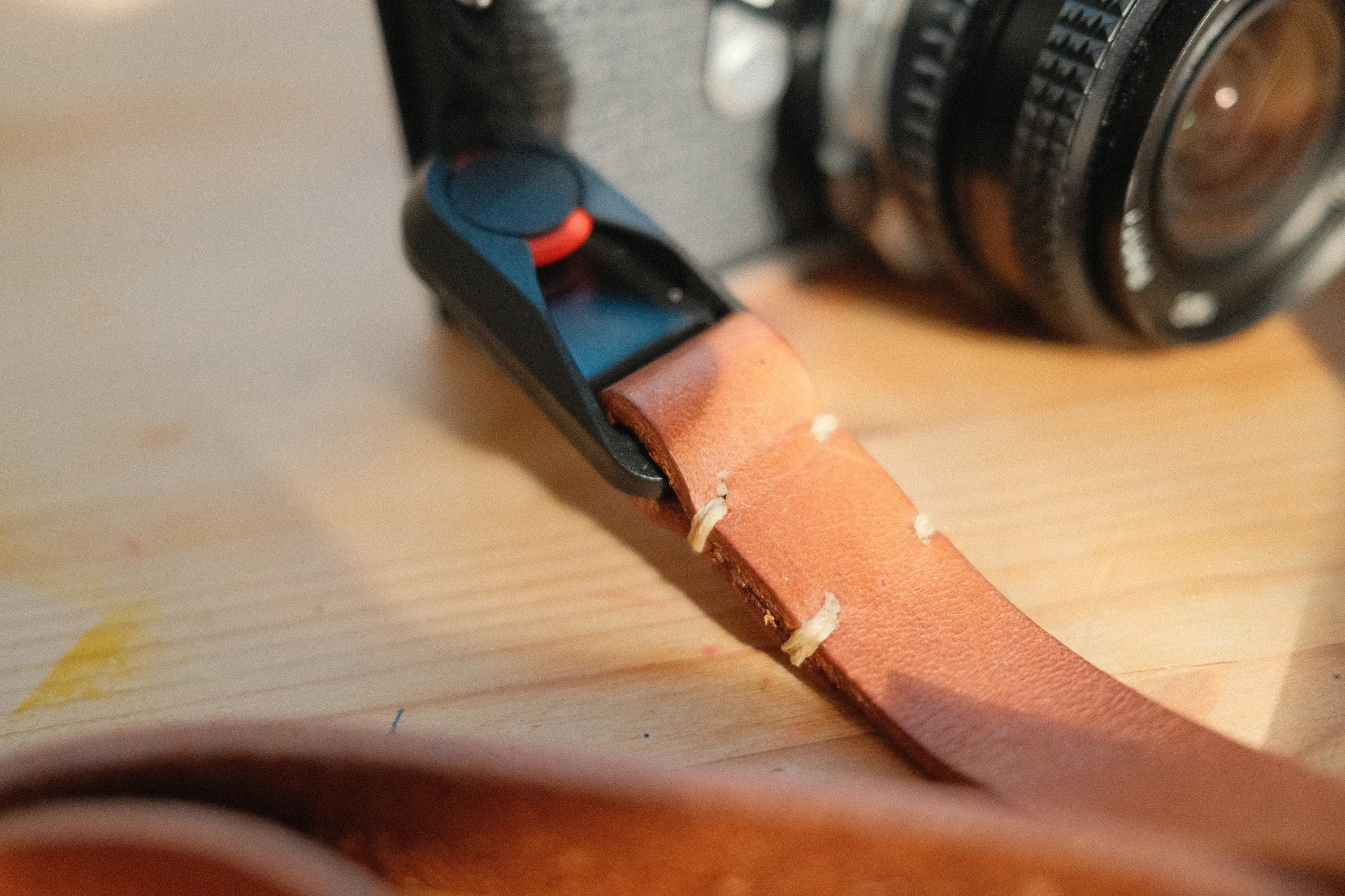 Popruh na fotoaparát detail 3